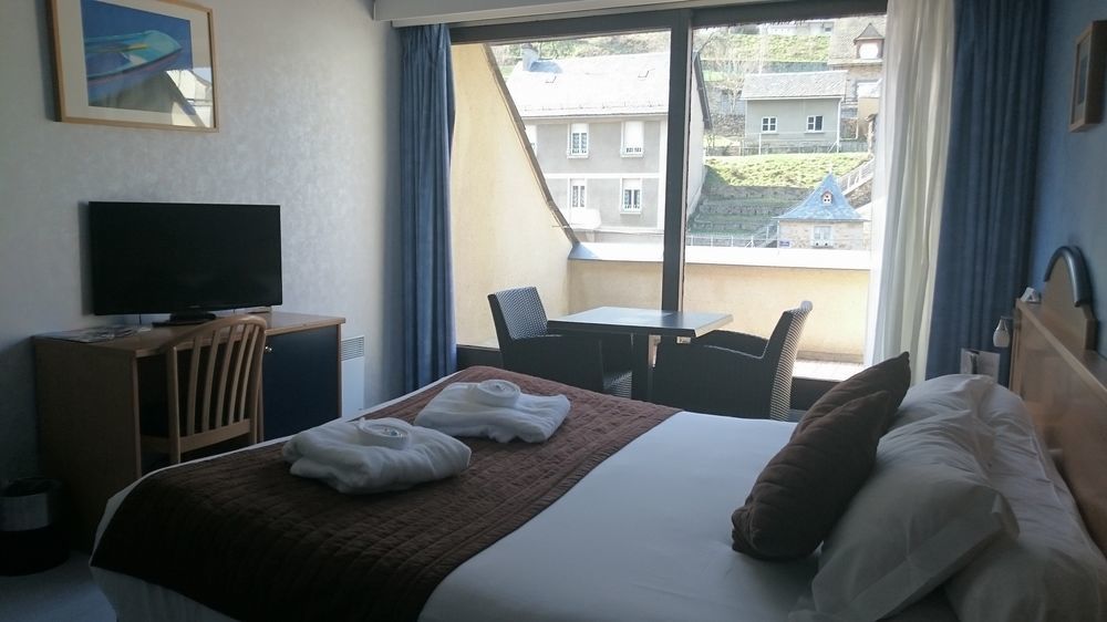 Brit Hotel Du Ban Chaudes-Aigues Kültér fotó