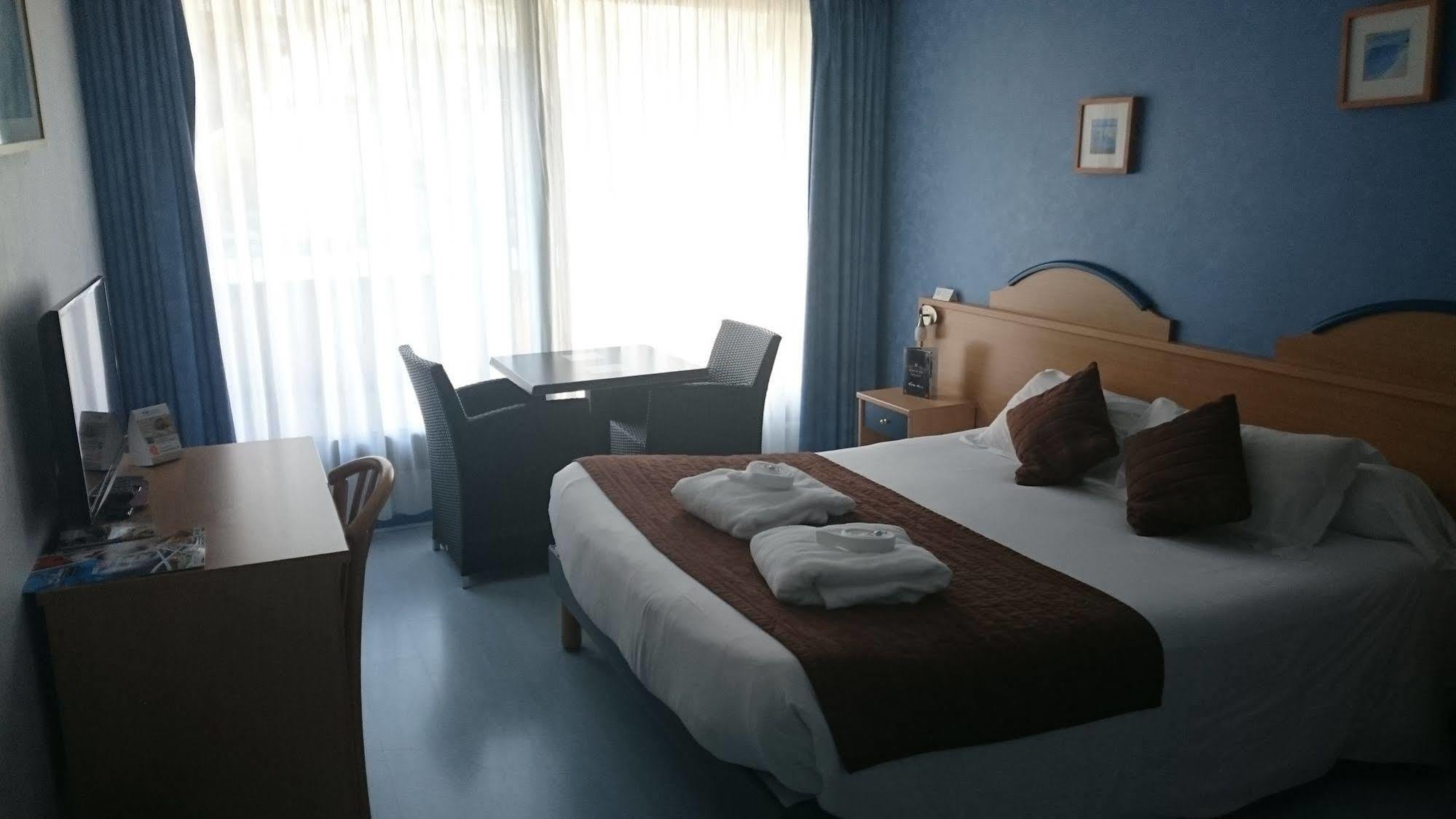 Brit Hotel Du Ban Chaudes-Aigues Kültér fotó