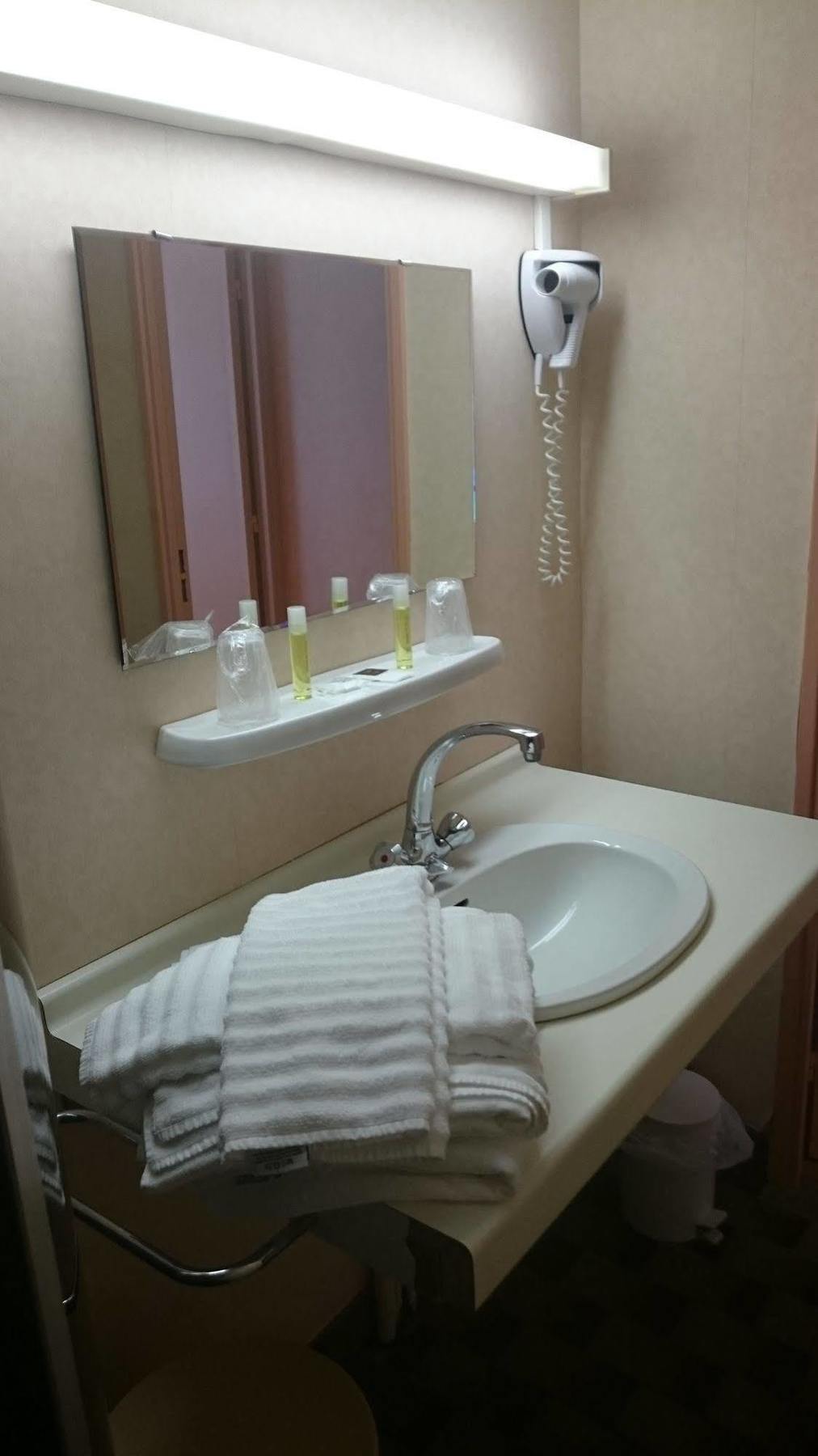 Brit Hotel Du Ban Chaudes-Aigues Kültér fotó