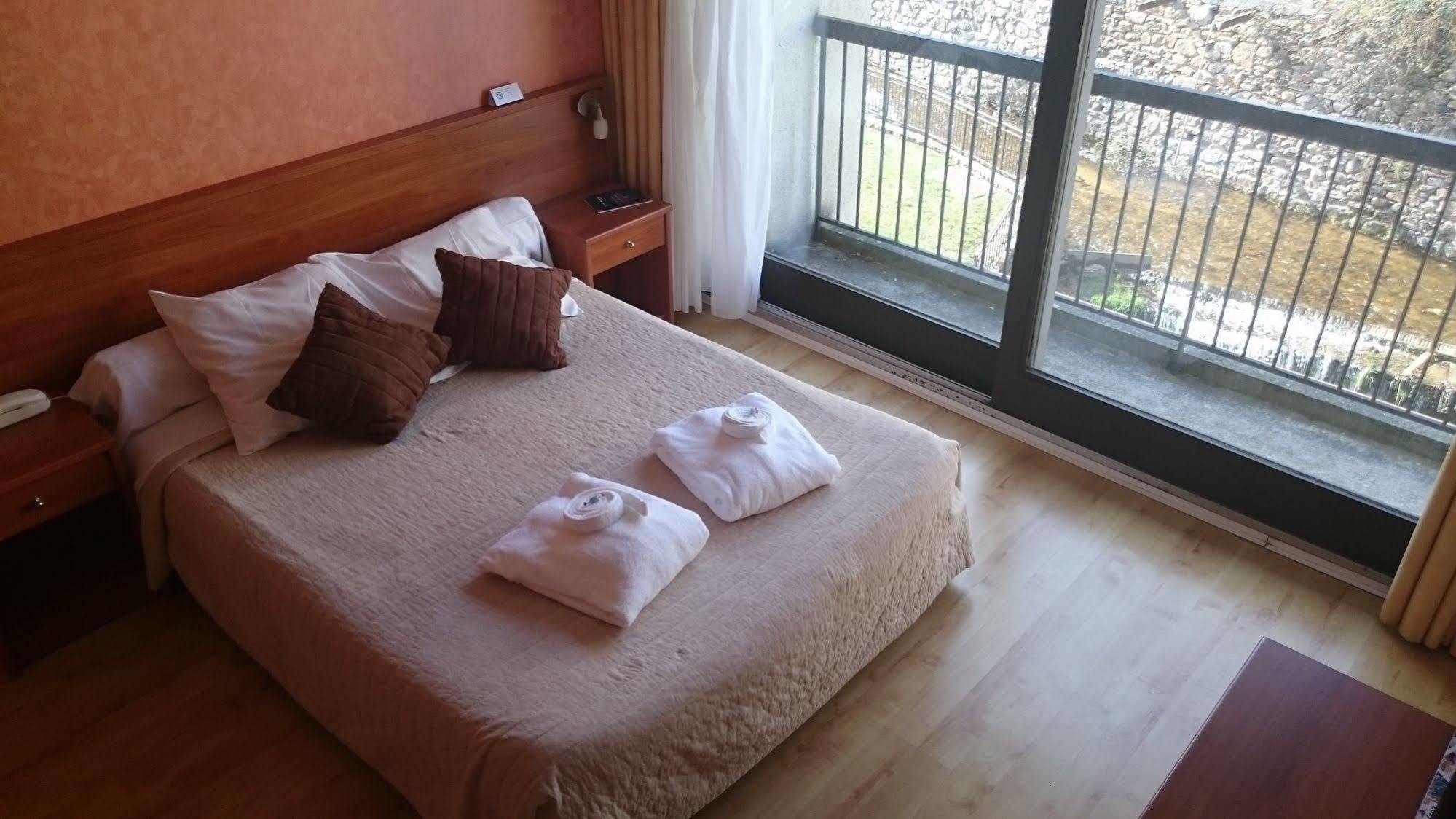 Brit Hotel Du Ban Chaudes-Aigues Kültér fotó